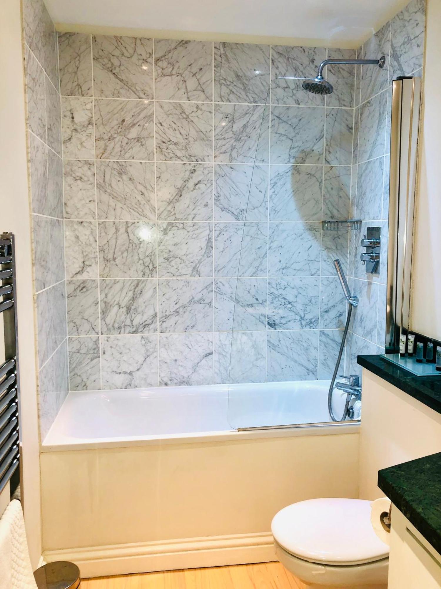 Luxury Apartment In The Heart Of באת' מראה חיצוני תמונה